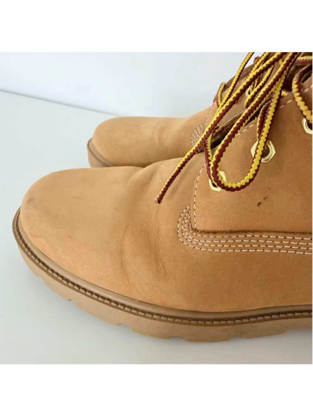 Timberland Kids Classic Waterproof Nubuck Boots Lug Sole Big Boys Size 6 Wheat